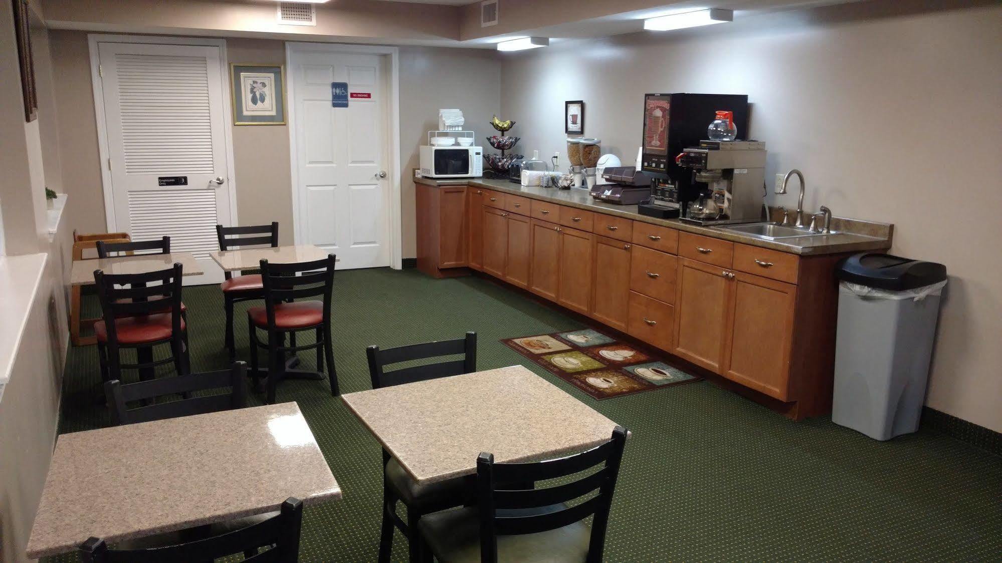 Hurricane Inn Waynesboro Екстер'єр фото